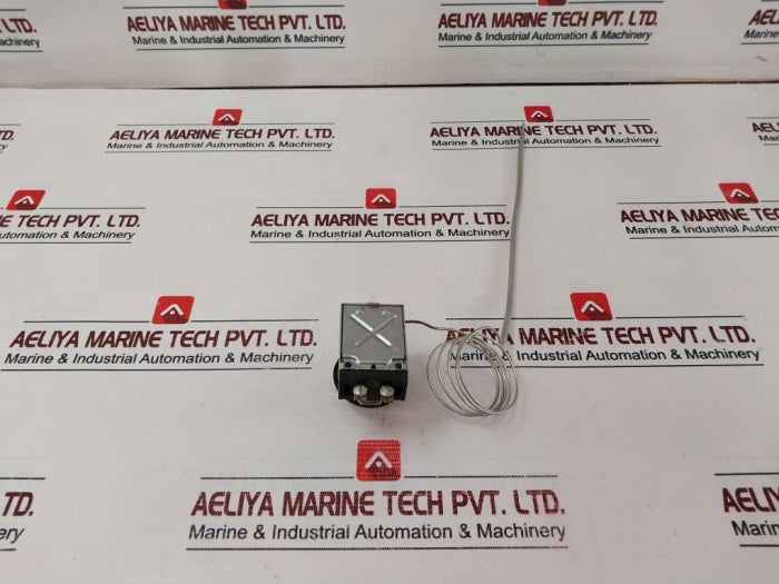 Robertshaw Ea5-7-36U Bulb Thermostat 30A 250Vac 50-300°C