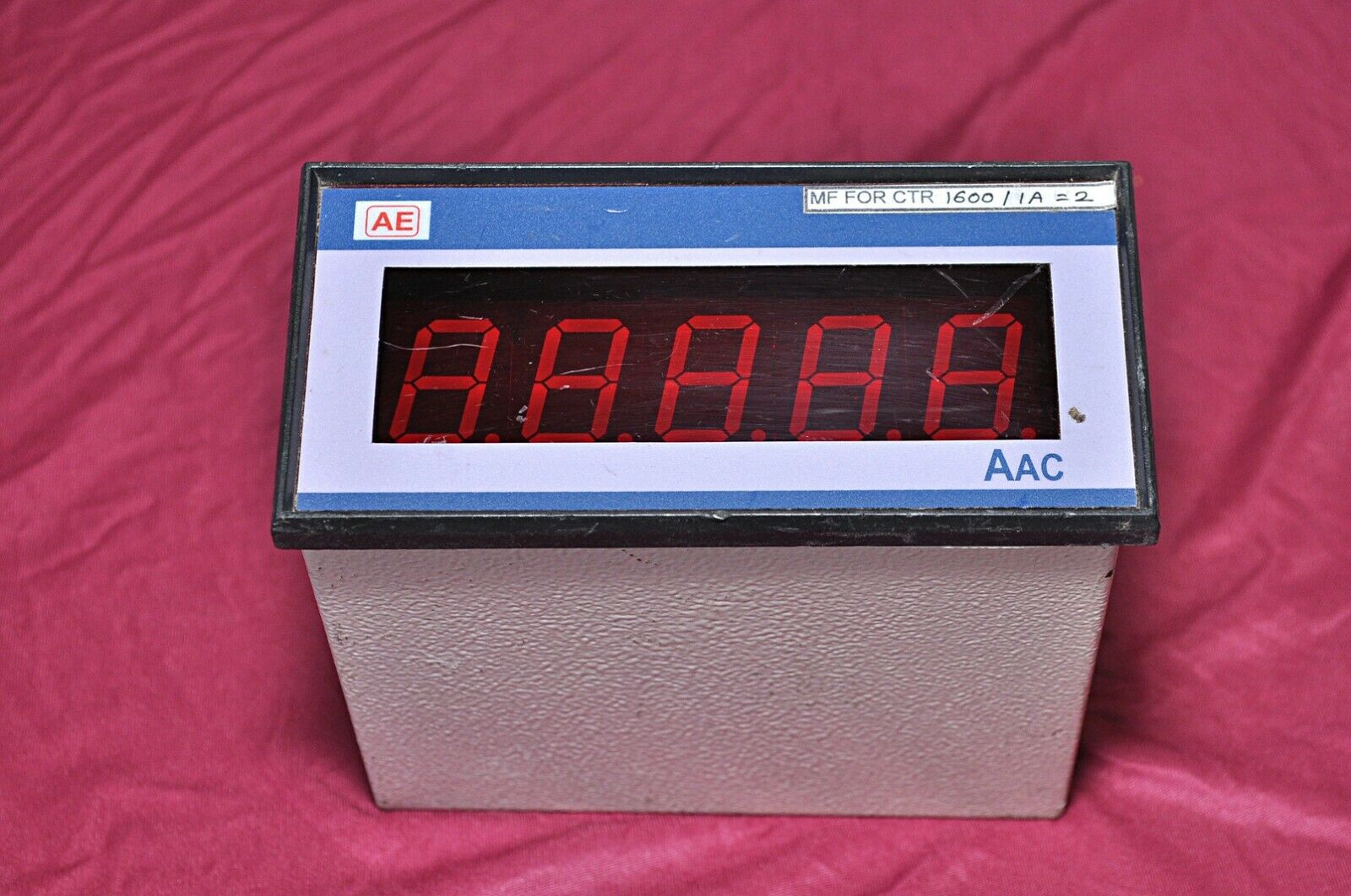 Automatic electric digital ac ammeter