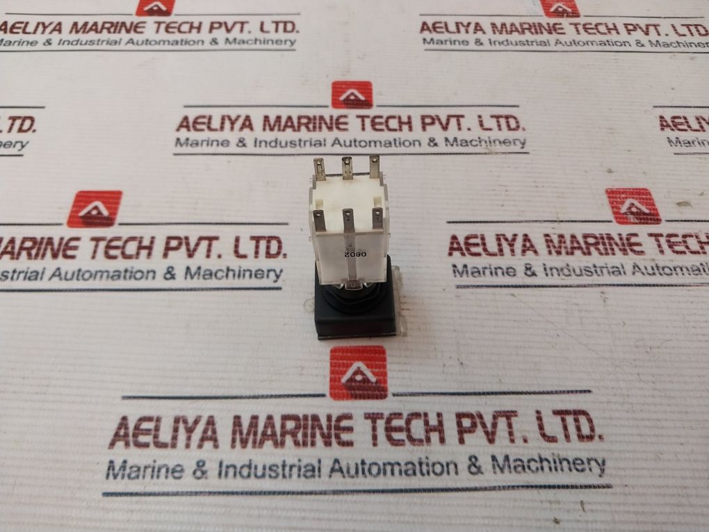 Schlegel Atl Contact Block With Light Yellow Push Button 250V