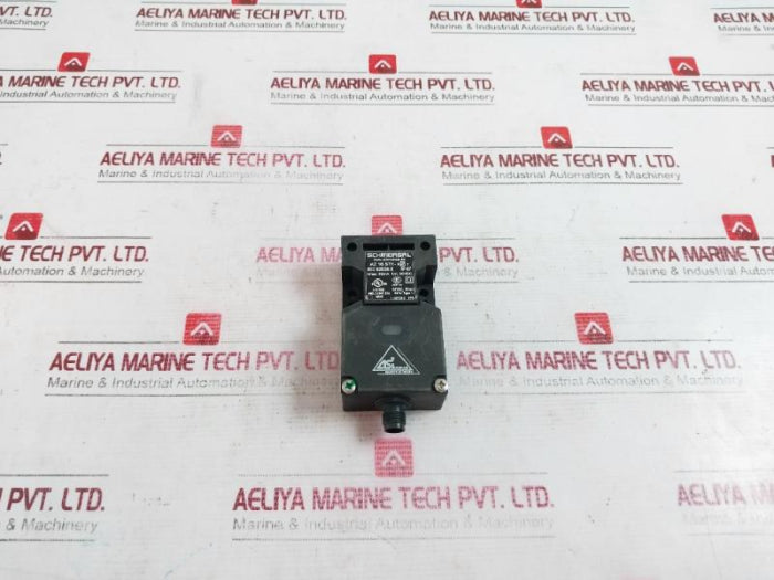 Schmersal Az 16 St1-as R Bottom 4-pole Connector Plug M12