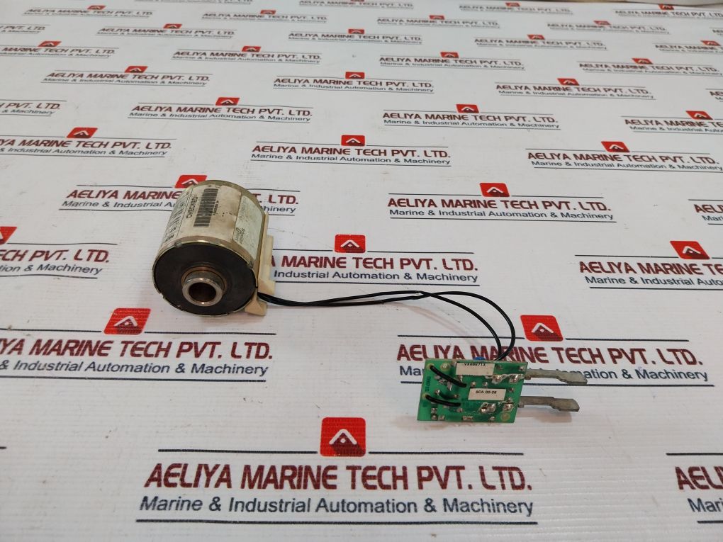 Schneider Electric 685 658 Circuit Breaker Accessory 220/250V