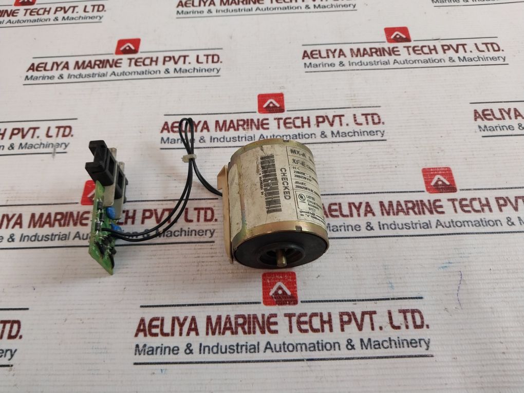 Schneider Electric 685 658 Circuit Breaker Xf-e Closing Release 200/250Vac