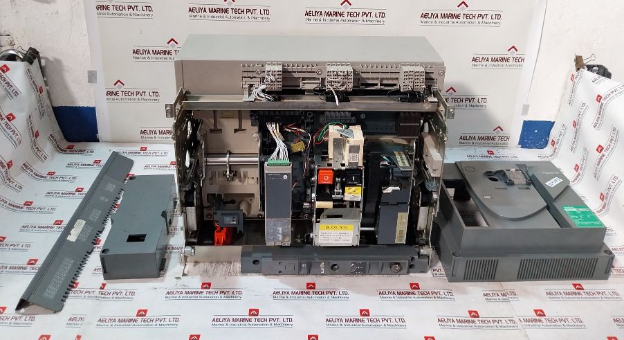 Schneider Electric Easypact Mvs32N Circuit Breaker 3200A 1000V 4-pole