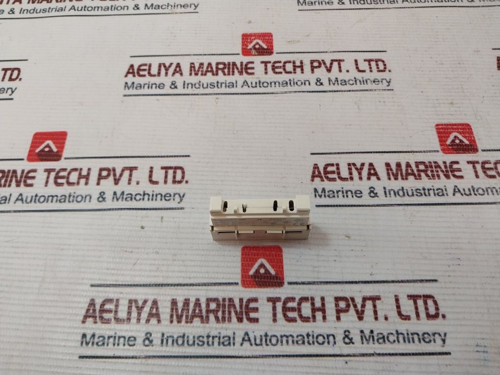 Schneider Electric Gvae11 Auxiliary Contact Block 25A 240V