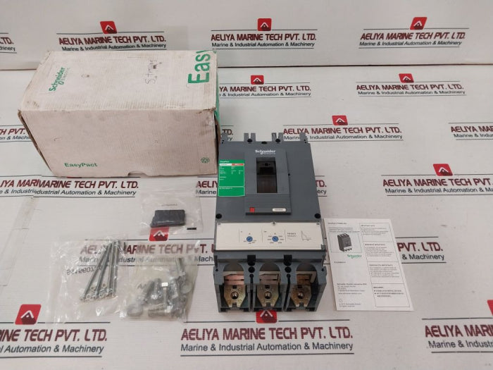 Schneider Electric Lv563306 Circuit Breaker/Switch-disconnector 600A/40°C