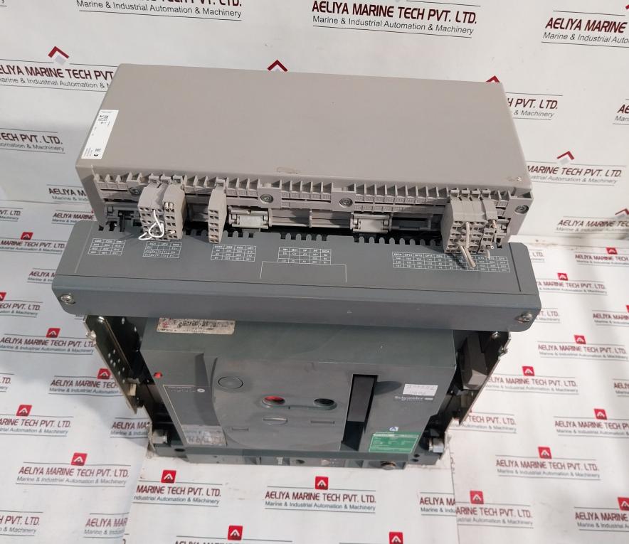 Schneider Electric Mvs32N Circuit Breaker Trip Unit 3-pole 1000V 12Kv
