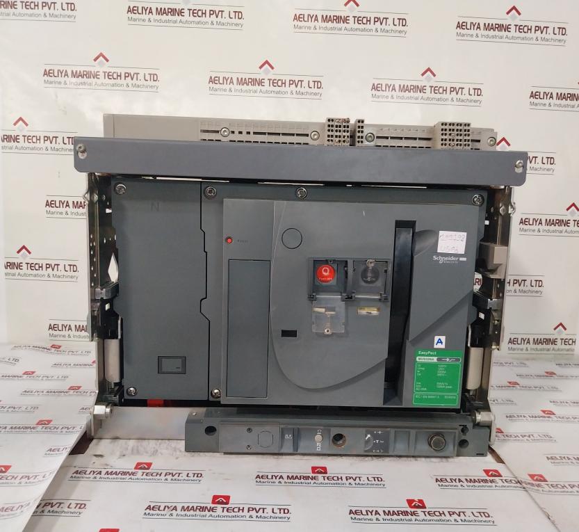 Schneider Electric Mvs32Na Circuit Breaker 4-pole 3200A 690V Ac