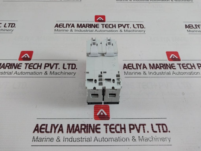 Schneider Electric Ng125N Circuit Breaker 690V 32A 2-pole