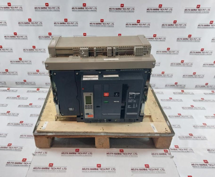 Schneider Electric Nw08 H1 Masterpact Nw Circuit Breaker 1000V 12Kv 50/60Hz