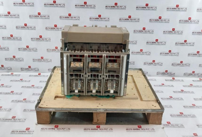 Schneider Electric Nw08 H1 Masterpact Nw Drawout Circuit Breaker 1000V 12Kv 800A