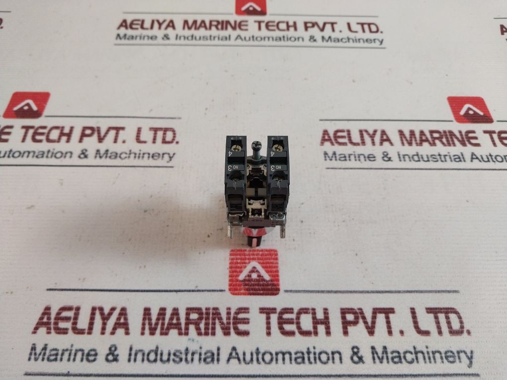 Schneider Electric Zbe-101 Contact Block With Xb4Bj53 3 Position Switch
