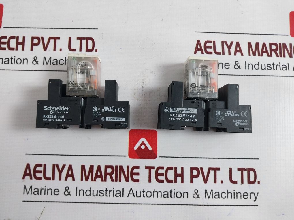 Schneider Electric Rxm4Gb2B7 Relay With Socket Rxze2M114M