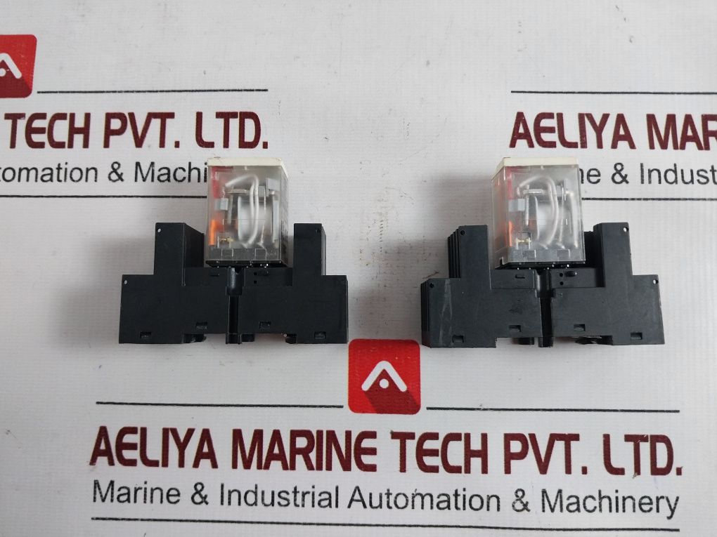 Schneider Electric Rxm4Gb2B7 Relay With Socket Rxze2M114M