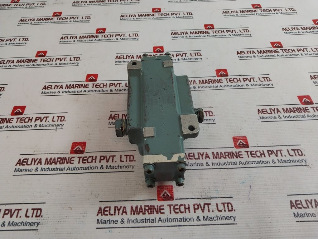 Schrader Bellow L645-33-102 Directional Control Valve