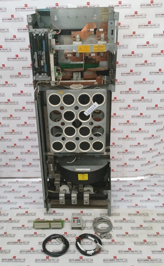 Siemens 1P 6Se7033-2Tg60-z Simovert Vc Dc Inverter 0-500Hz Iec/En 60269