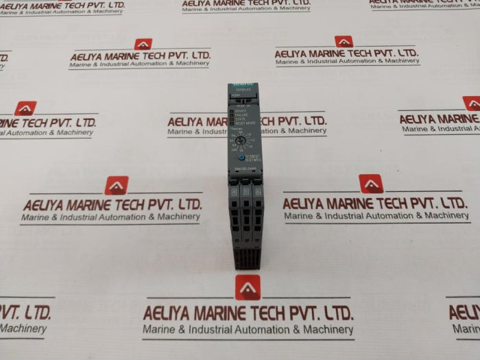 Siemens 3Rm1202-2Aa04 Ac Semiconductor Reversing Starter 50/60Hz Ip20 10A