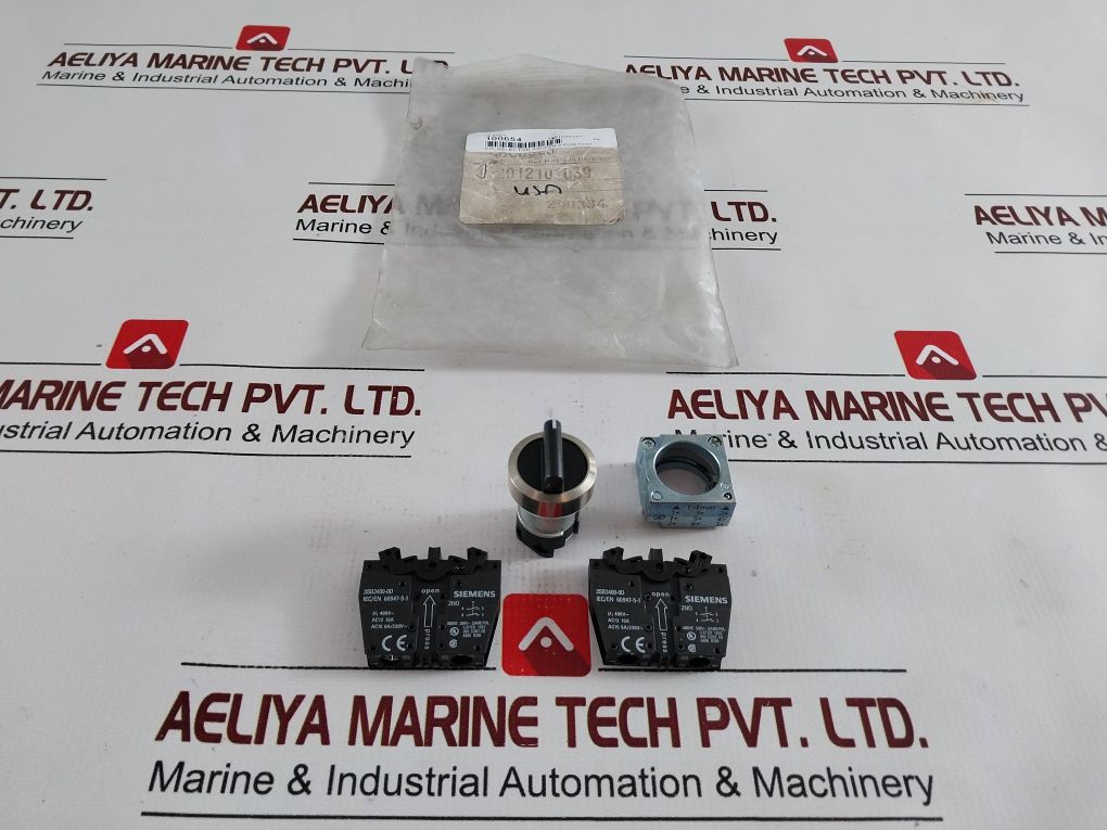 Siemens 3Sb3400-0D Selector Switch With Contact Block Set