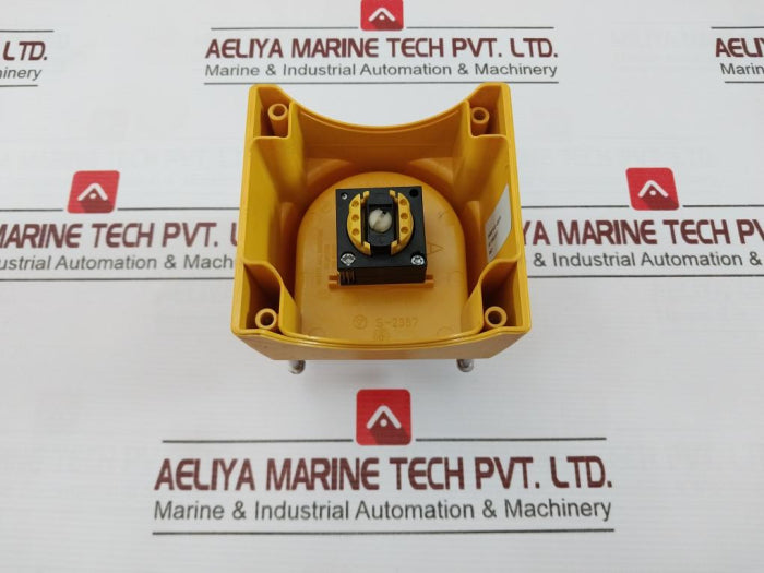 Siemens 3Sb3 801-0Df3 Enclosure For Command Device 3-6Mm 1-4Mm S 2357