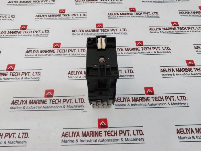 Siemens 3Tf3100-0B Contactor W/ Auxiliary Switch Block 3Tx4010-2A 22A 500V~