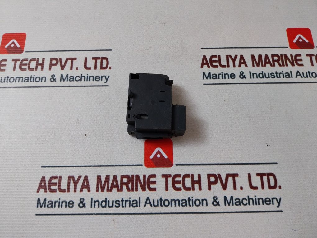 Siemens 3Vt9300-1Ud00 Undervoltage Release For Mounting Ac/Dc 110V