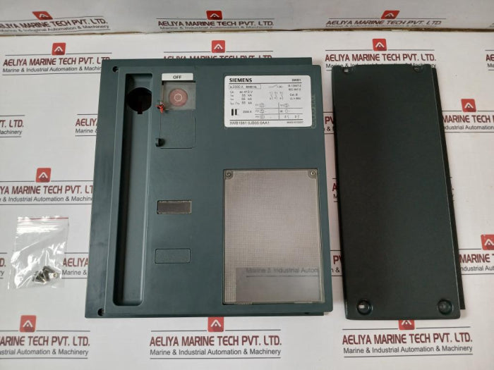 Siemens 3Wb1561 0Jb05 0Aa1 Panel Cover 2000A 50/60Hz 55 Ka Cat. B