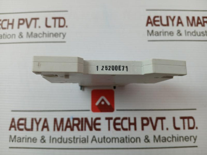 Siemens 5St3010 Auxiliary Circuit Switch 440V 16A