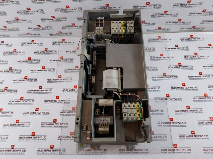 Siemens 6Se7024-7Ed61-z G93+C11 Simovert Vc Converter 3Ac 380…480V 51.7A 50/60Hz