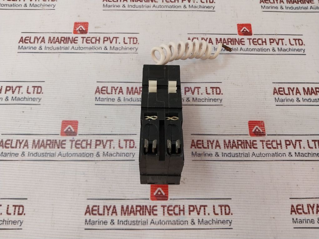 Square D Qo Plug In Circuit Breaker 2-pole 120/240 Vac