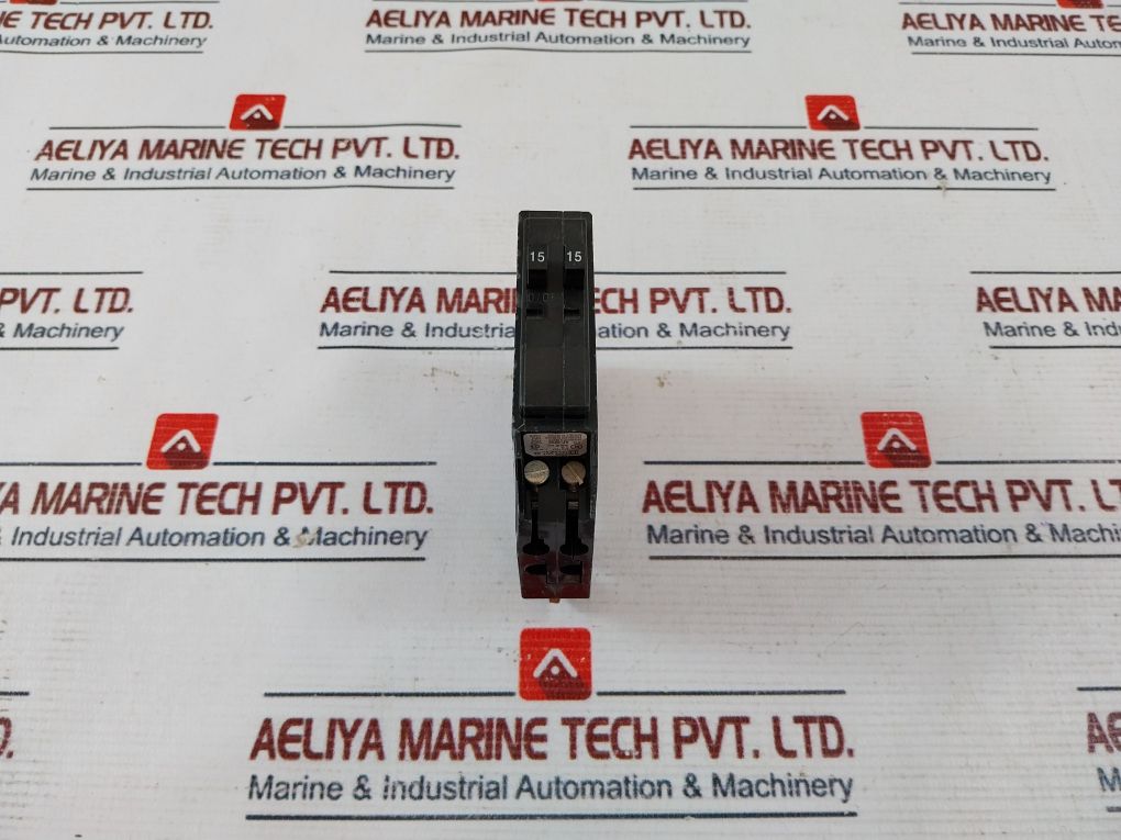Square D Qot Tandem Circuit Breaker 120/240V 50/60Hz