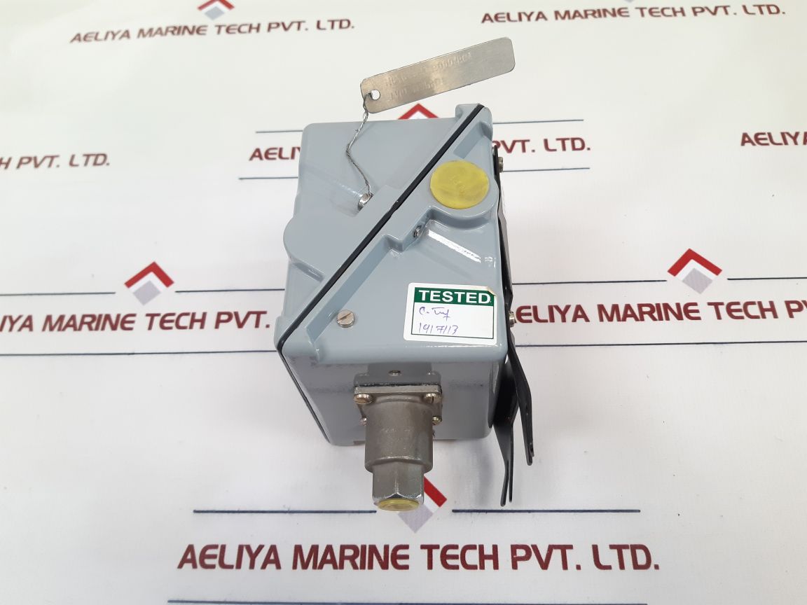 Switzer Gm 201 02 C3K 5 B Z Pressure Switch 50001561
