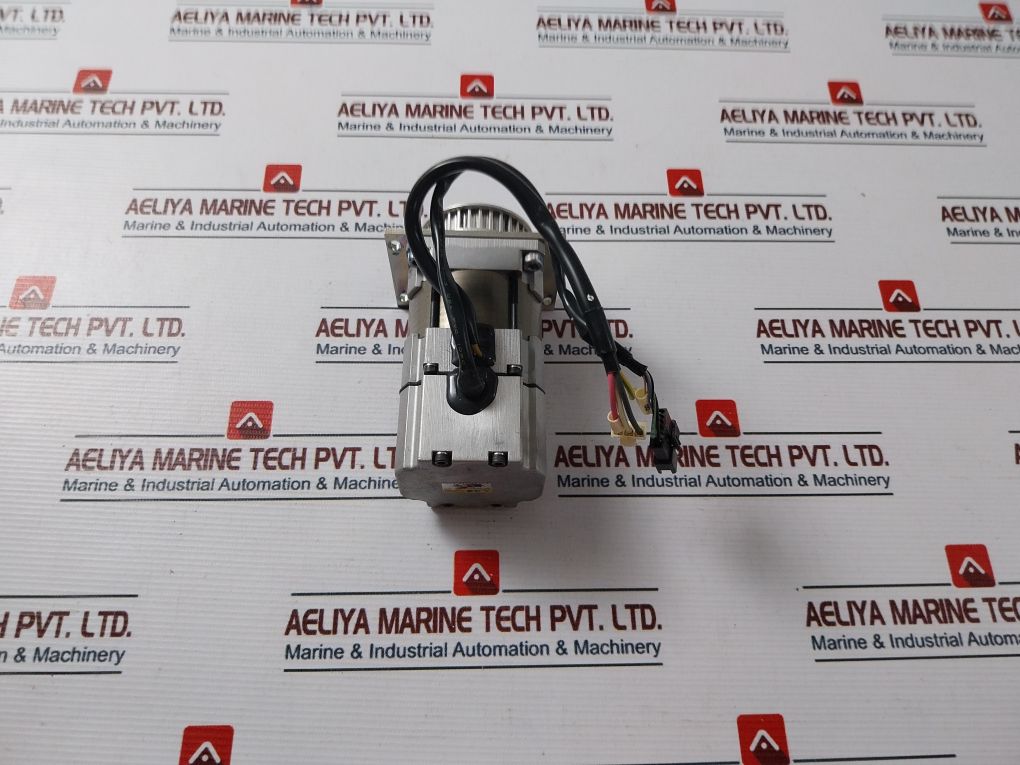 Tamagawa Seiki 4507N4035E200 Ac Servo Motor 200W 200V
