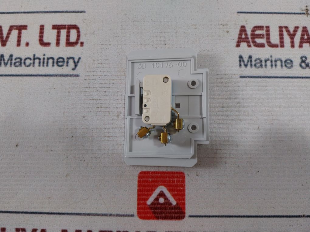 Technoelectric Sd2-aux Auxiliary Contact Assembly – Aeliya Marine
