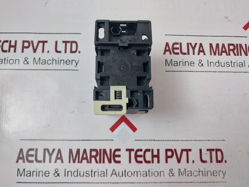 Telemecanique Ca2 Dn 22 Control Relay 440V 50/60Hz