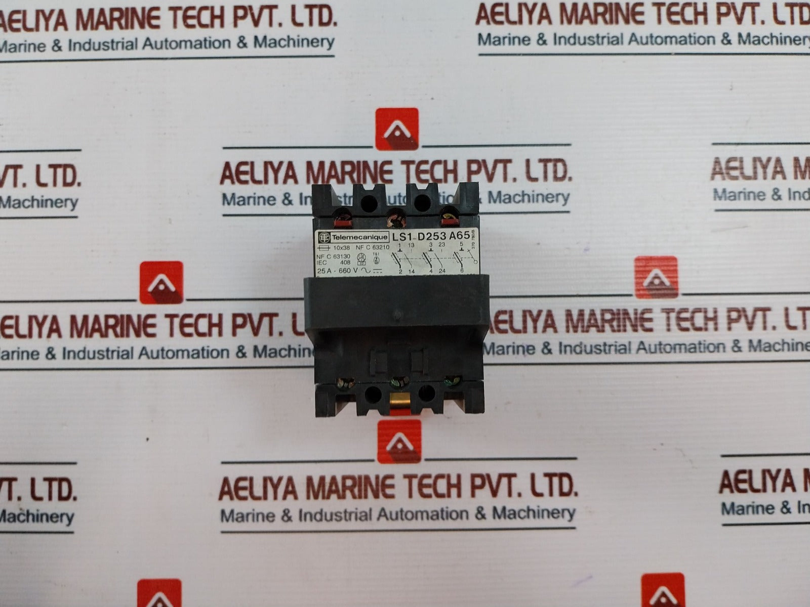 Telemecanique Ls1-d253 A65 Fuse Holder Nf C 63210 25A 660V