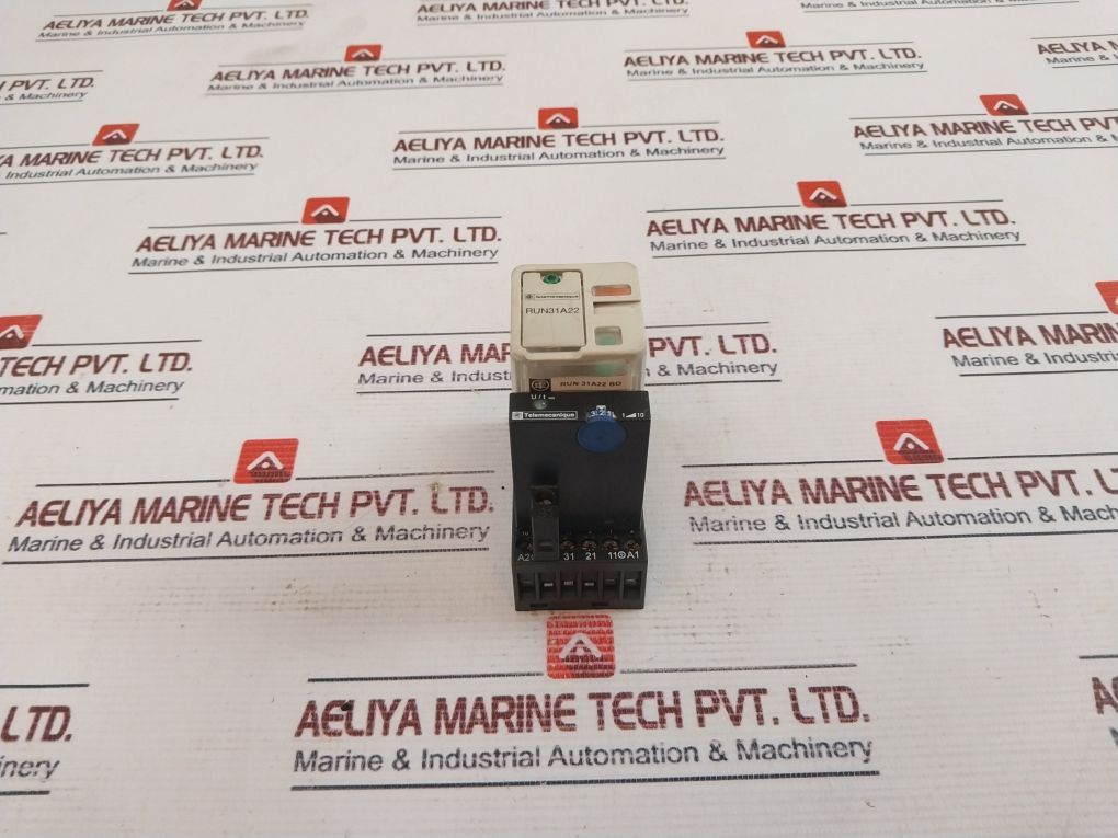 Telemecanique Run 31A22 Bd Relay With Socket 24Vdc – Aeliya Marine