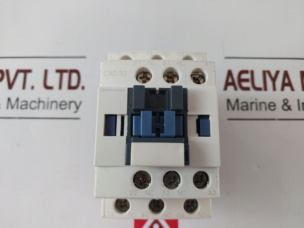Telemecanique Cad32 M7 Contactor
