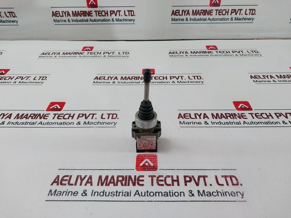 Telemecanique Xd2Pa22 Joystick Ac15 240V 3A