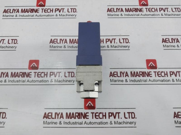 Telemecanique Xmlb300D2S14 Pressure Switch 319-4350 Psi