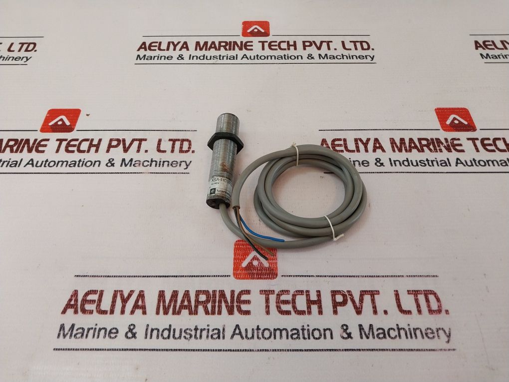 Telemecanique Xsa-h05713 Sensor 12/48V