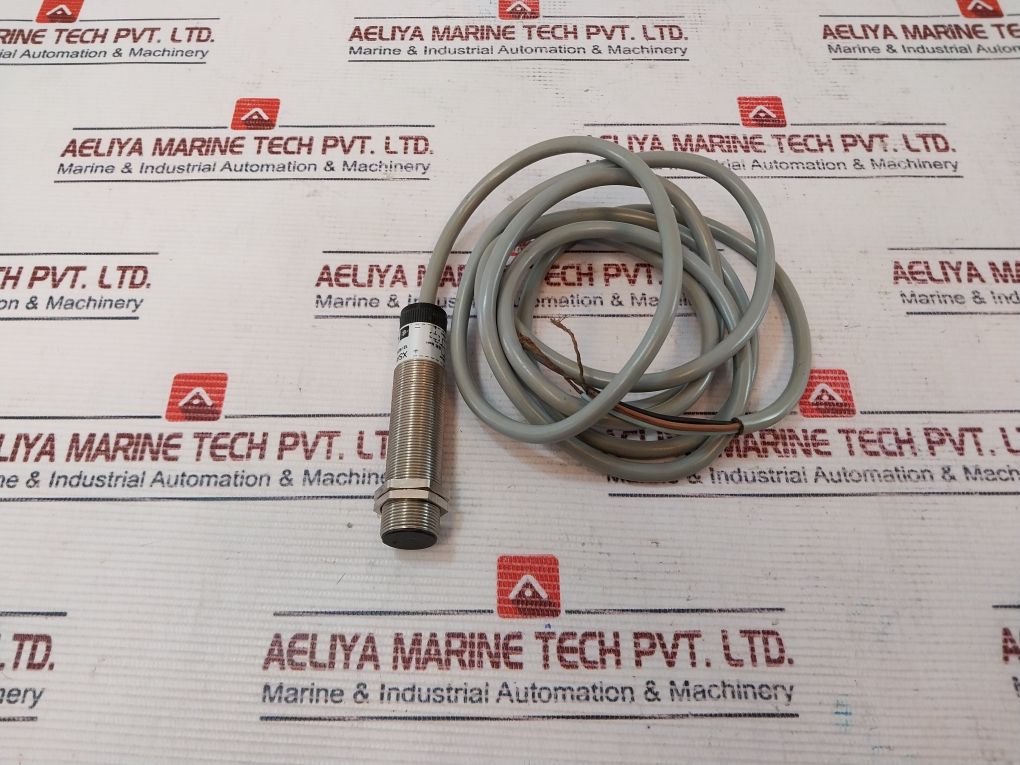 Telemecanique Xsa-h05722 Proximity Sensor 12/48V