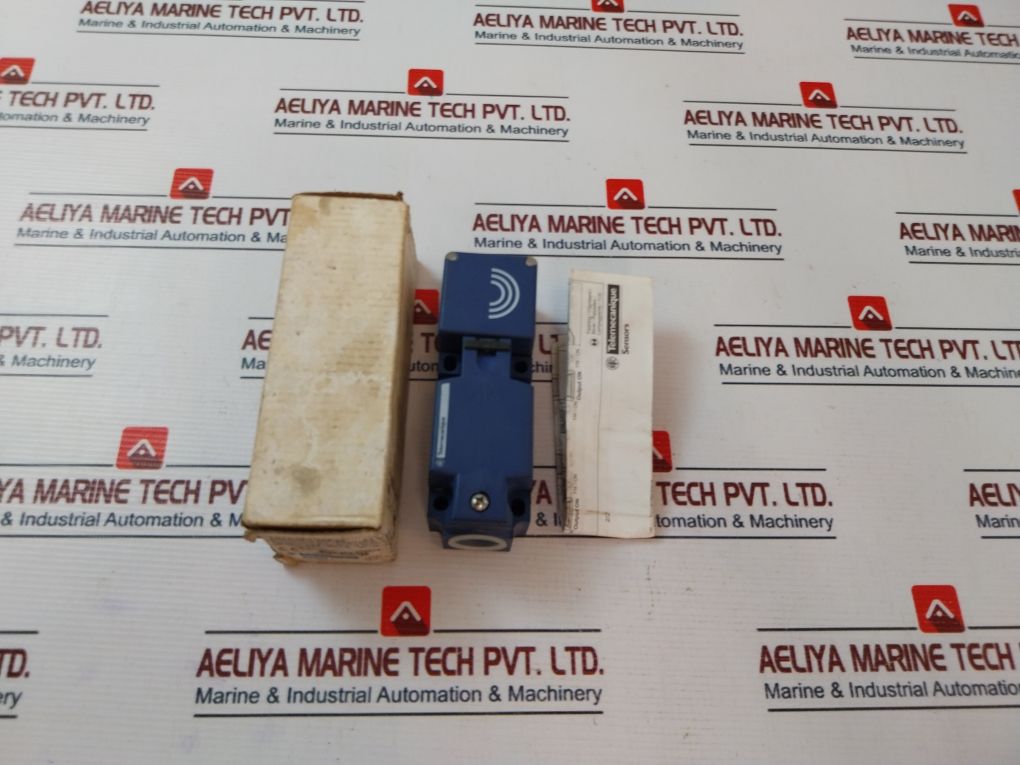 Telemecanique/Schneider Electric Xs7C4A1Mpp20 24-240V Inductive Proximity Sensor