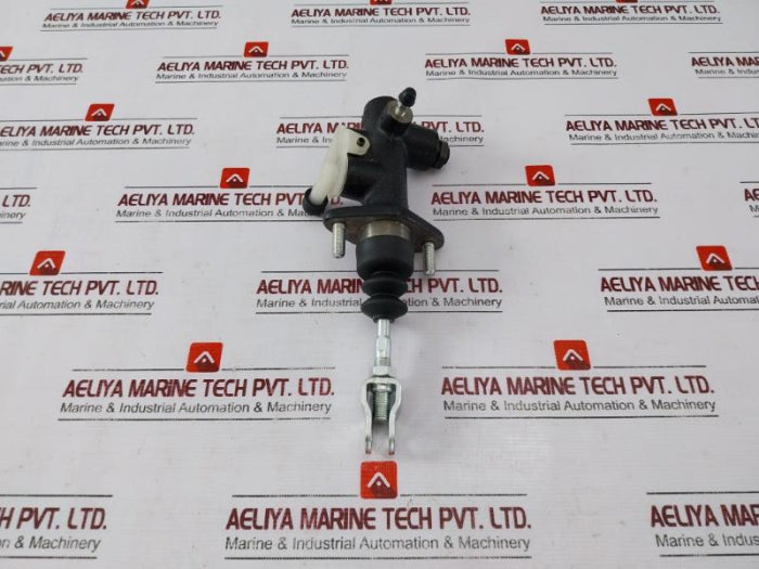 Toyota 4702-01 Master Cylinder 