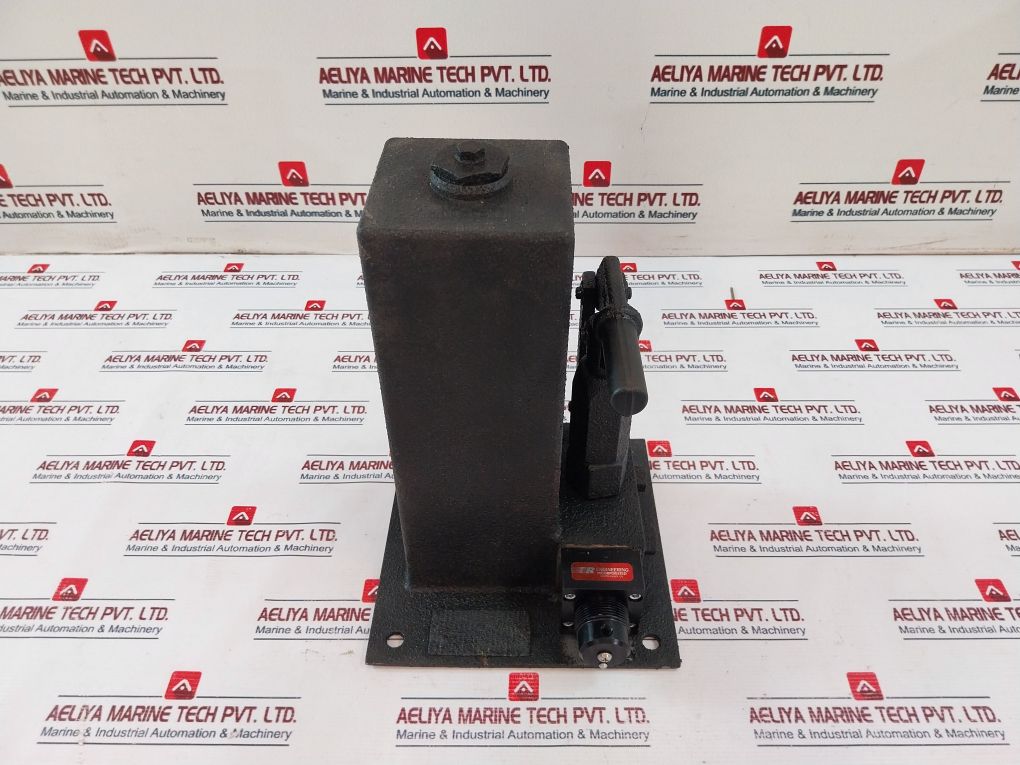 Tr Engineering 08-2028 Hydraulic Hand Pump