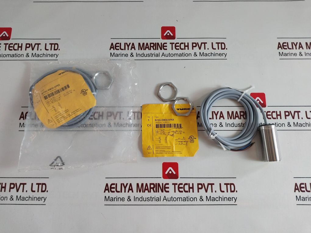 Turck Bi10U-em30-ap6X Inductive Sensor Kit