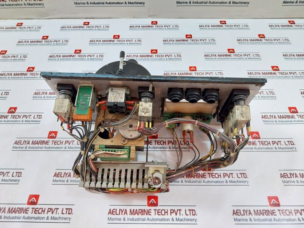 Ulstein Stbd Thruster Control System 100-0-100 Pitch – Aeliya Marine ...