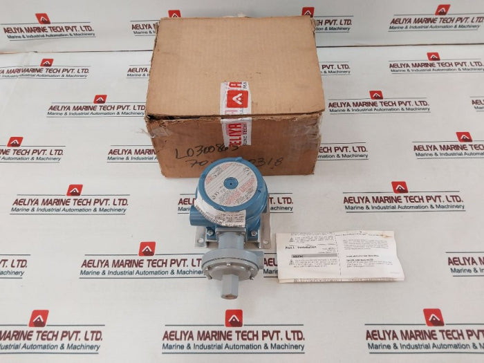 United Electric J120-452 Differential Pressure Switch (New)