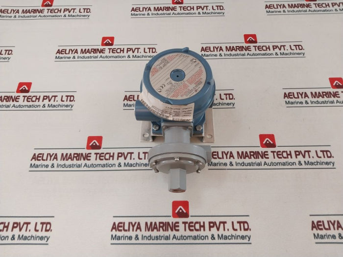 United Electric J120-452 Differential Pressure Switch (New)