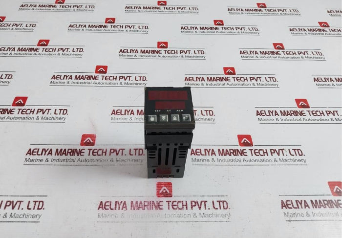 West Instruments N6101 Z2100 M1P1 Temperature Control 90-264Vac 50/60Hz 4Va