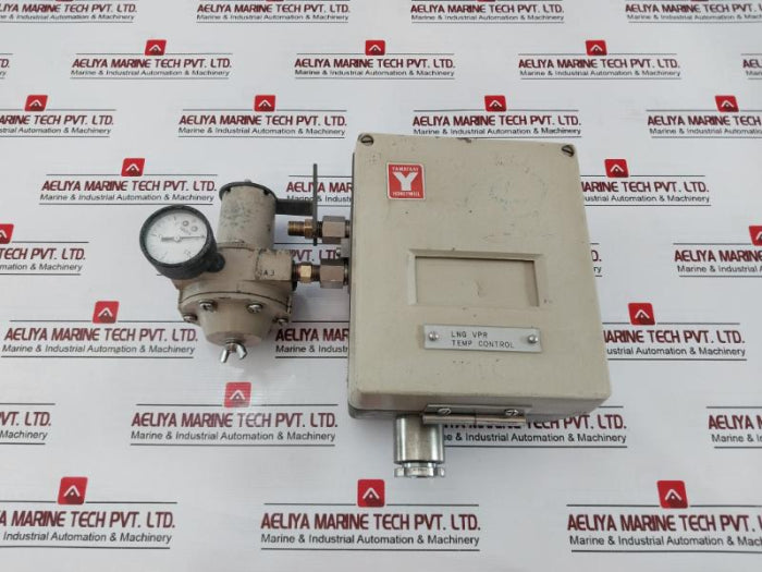 Yamatake-honeywell Kz03-1A Air Regulator 9.9 Kgf/Cm2 140 Psi
