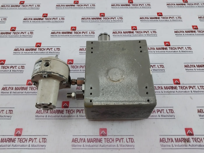 Yamatake-honeywell N0X110-ow-7 I/P Transducer Air Regulator 4-20Ma